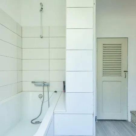 The House بيت للعطل *