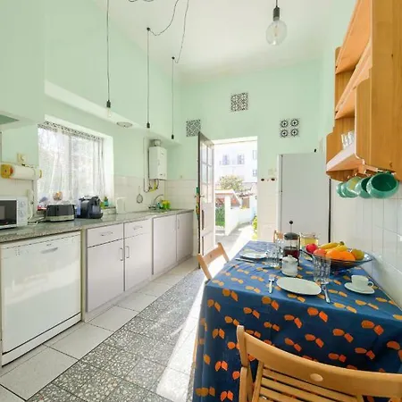 بيت للعطل The House